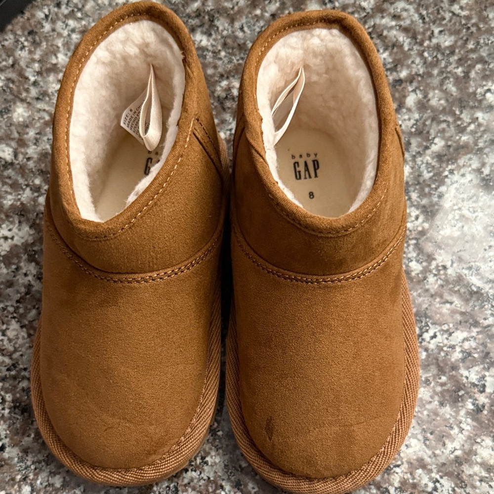 New GAP Tan Suede Baby toddler Booties
